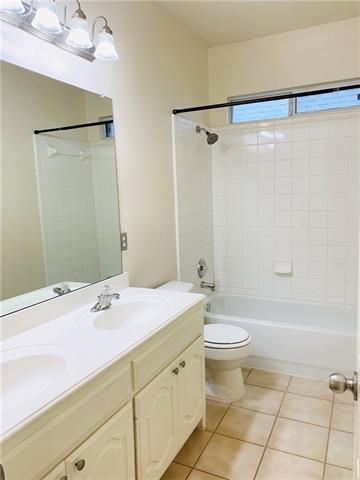 Building Photo - 1505 Somerset Dr