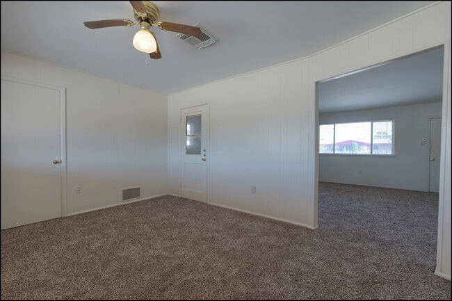 Building Photo - 3101 Kirkcaldy St