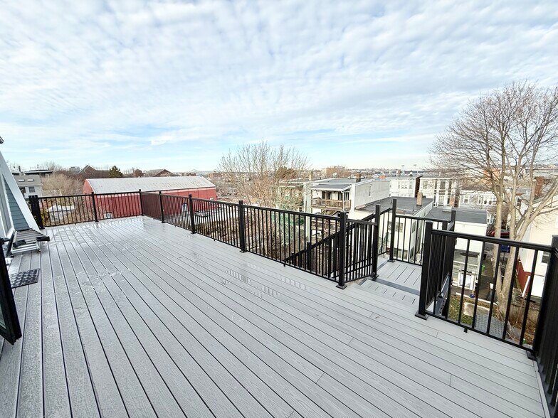 Building Photo - 238 Webster St