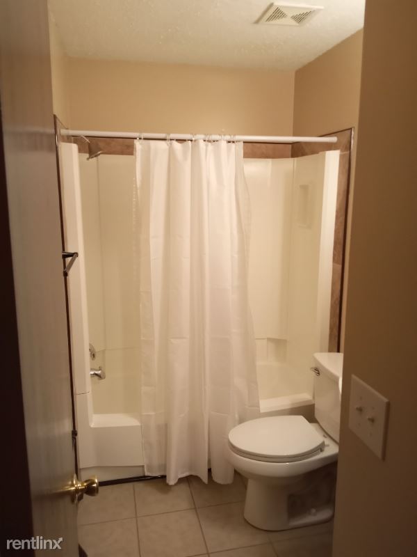 Building Photo - 2 br, 1.5 bath Condo - Peppertree Ln Condo