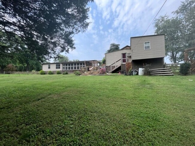 Building Photo - 5756 Benders Ferry Rd