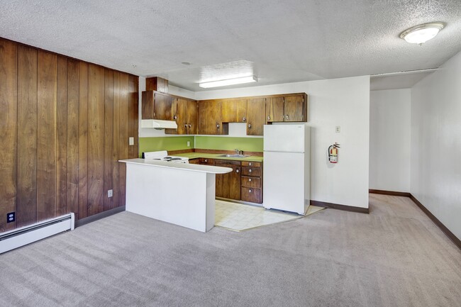 Country Lane Apartments - Kitchen - Country Lane