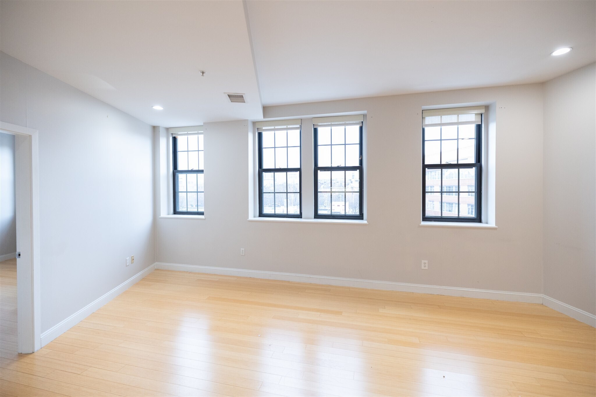 Building Photo - 460 Harrison Ave