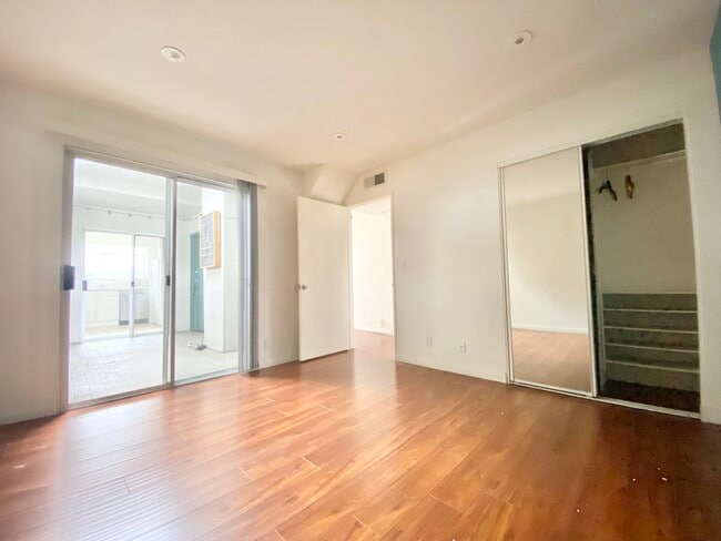 Building Photo - 849 S Shenandoah St