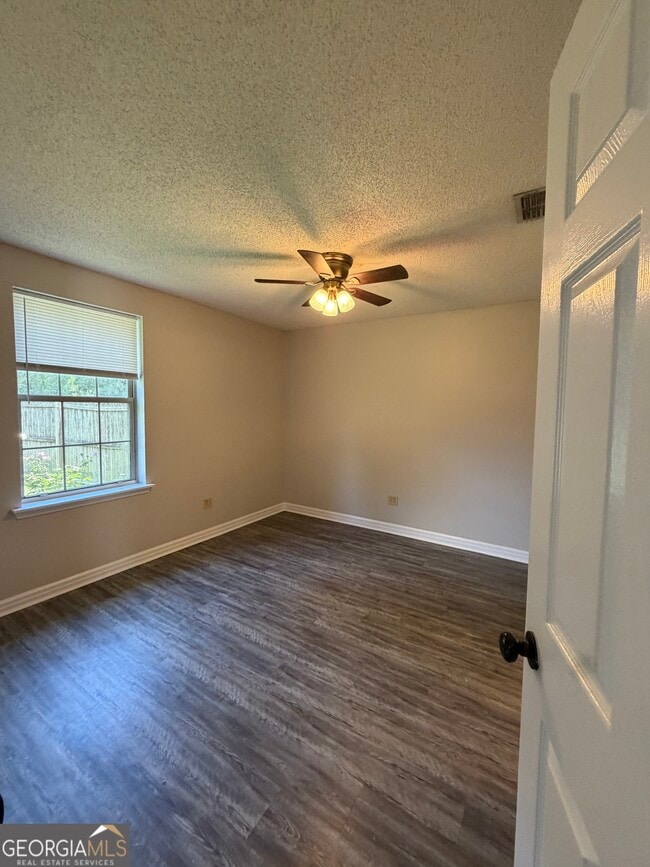 Building Photo - 411 Baltic Ct
