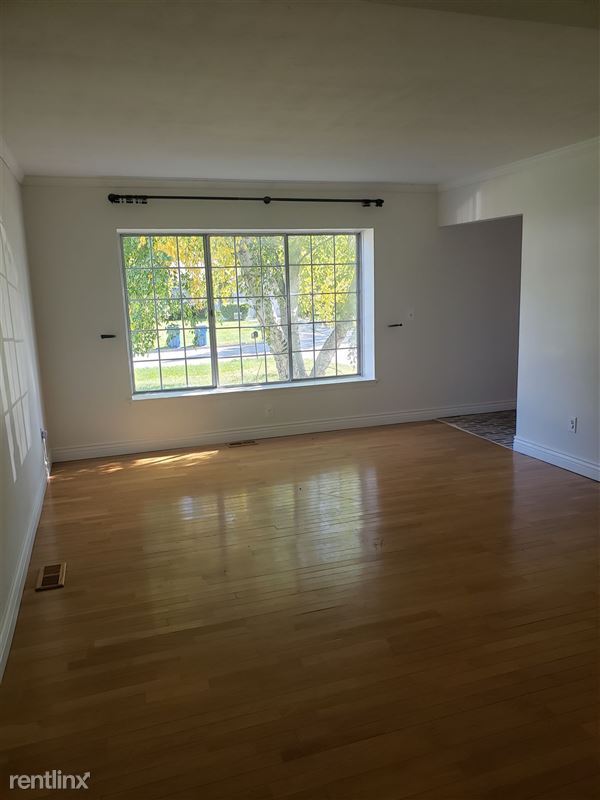 Building Photo - 2884 Hawks Ave