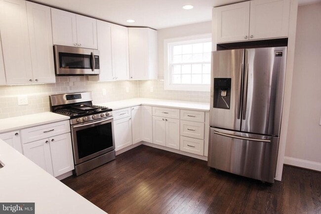 Building Photo - 12307 Chesterton Dr