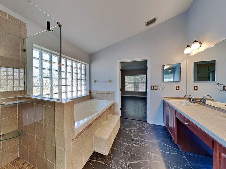 Building Photo - 524 Quail View Ct