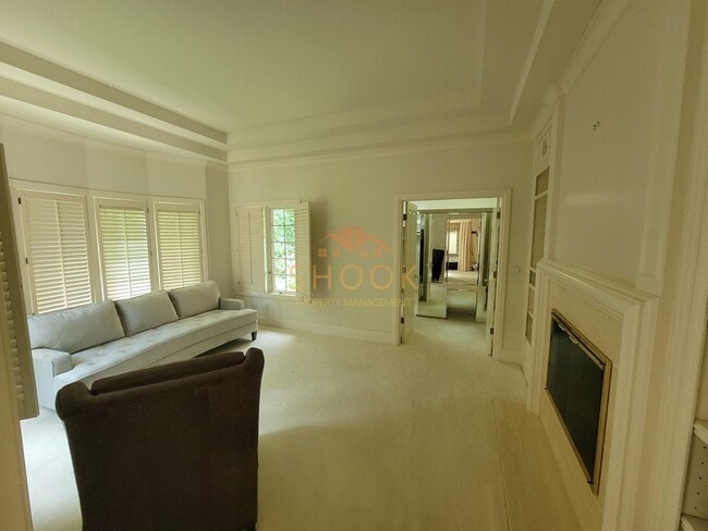 Building Photo - STUNNING LUXURY HOME - EVERYTHING YOU NEED - SHORT-TERM AND FURNISHED OPTIONS AVAILABLE