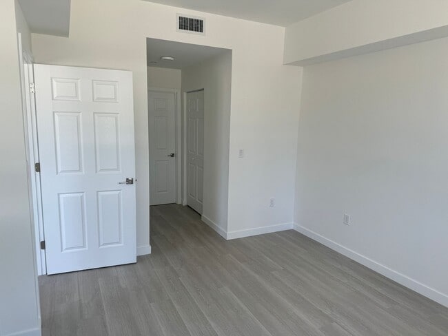 Building Photo - Nascent Villas