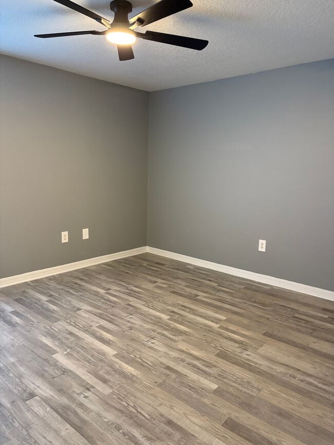 Building Photo - Beautiful 3 Bedroom Home in Groveland, FL!