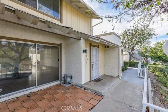 Primary Photo - 2057 Dacian Dr S