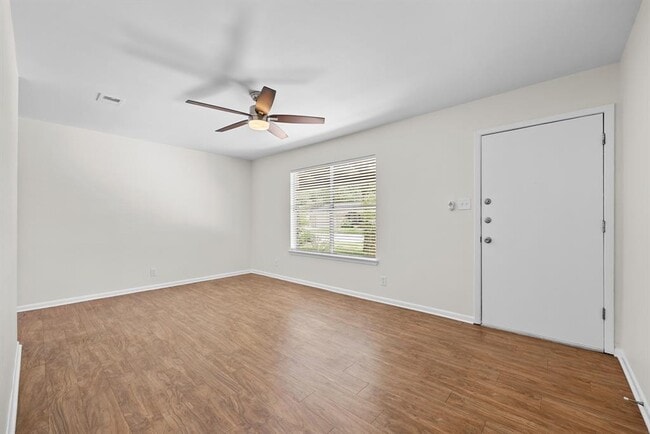 Building Photo - 8600 Hathaway Dr