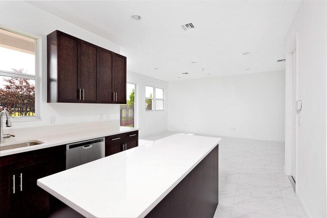 Building Photo - 6947 Pines Cir