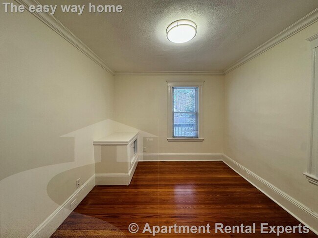 Building Photo - 65 Conwell Ave