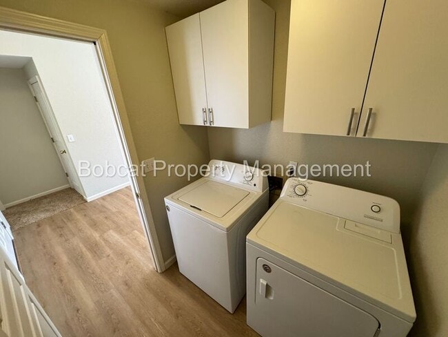 Building Photo - 532 Rawe Peak Dr