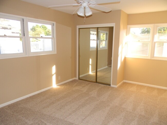 Building Photo - 1104 E Everett Pl