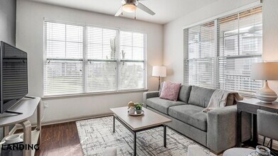 Building Photo - 9500 Williamsburg Plaza