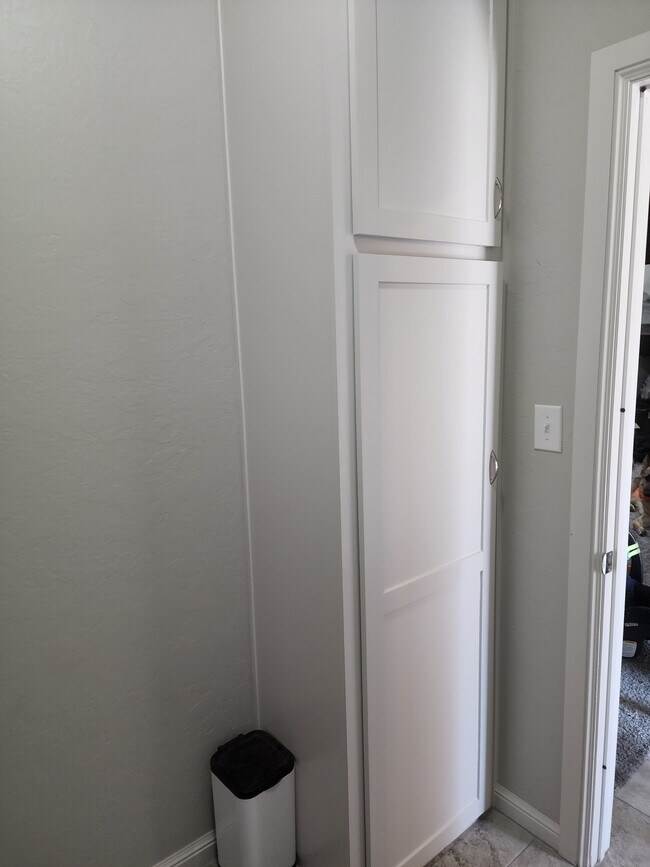 Building Photo - 202 Northwest Granite Avenue