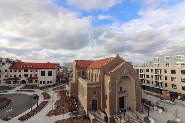 Building Photo - 160 Washington St