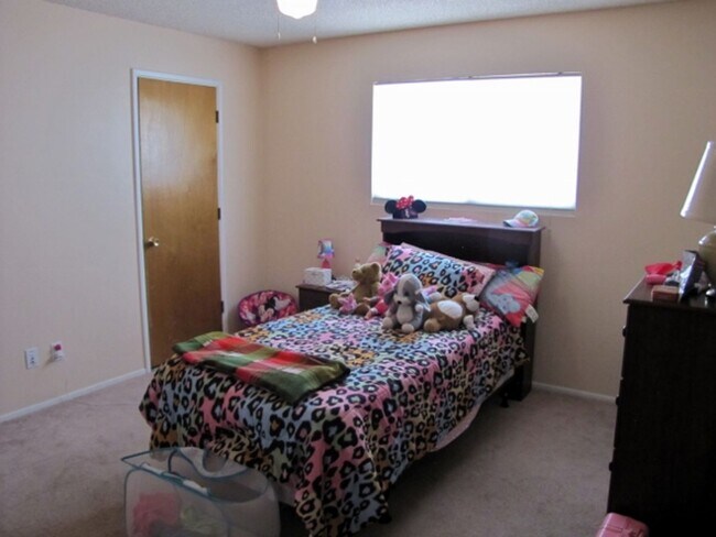 Building Photo - 3BR/2BA w/ central A/C in Sierra Vista, AZ