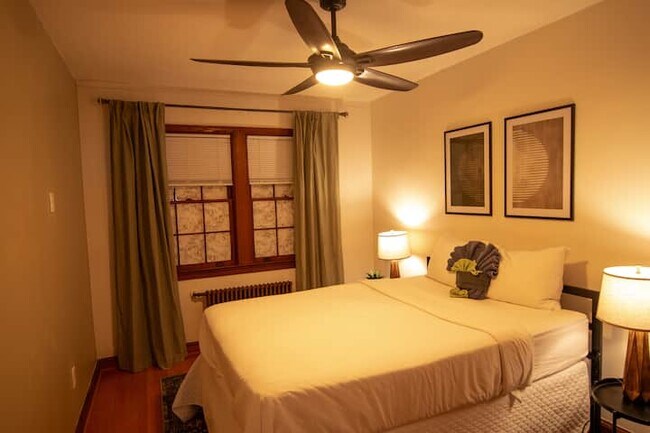 Building Photo - Office