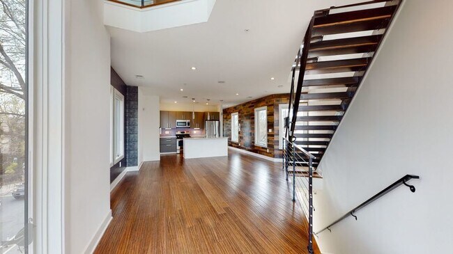 Building Photo - 1103 9th St NE