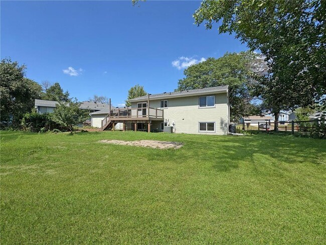 Building Photo - 11225 Hampshire Ct W