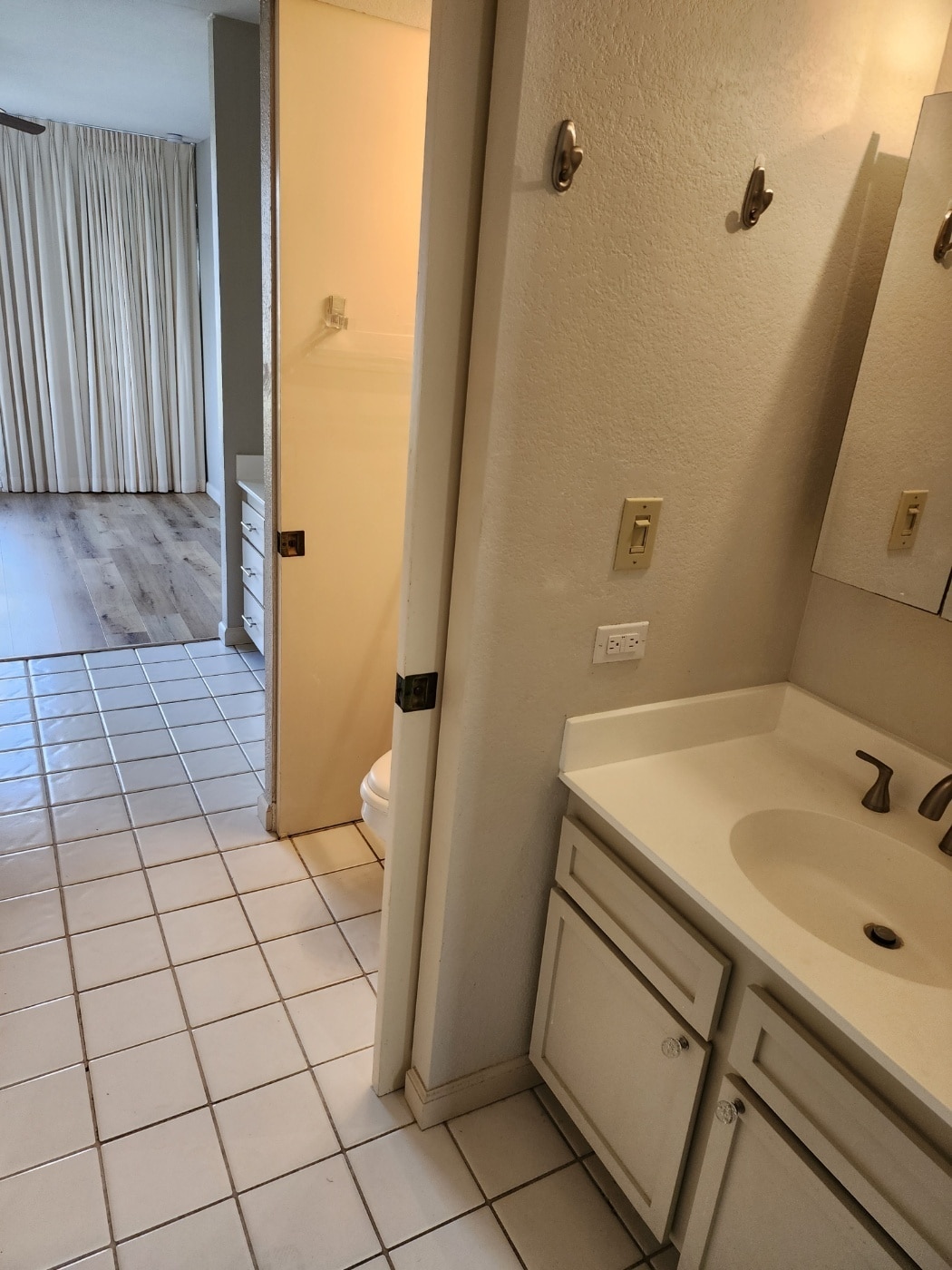 Building Photo - 320 Liliuokalani Ave