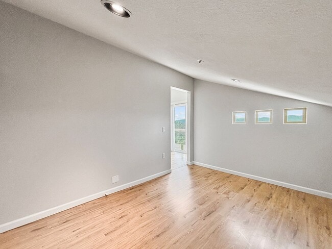 Building Photo - Spacious & Upgraded 4 Bedroom, 3 Bath Home...