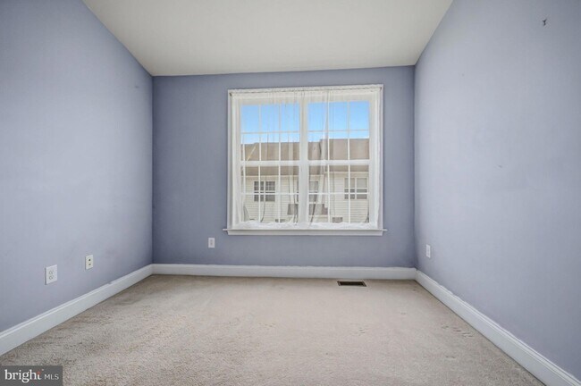 Building Photo - 208 Jackdaw Aly
