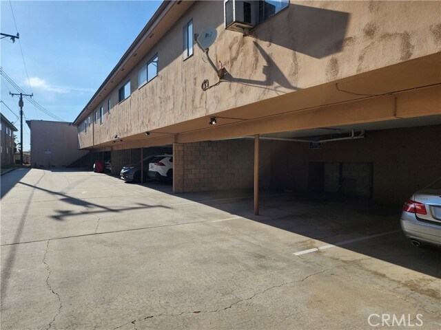 Building Photo - 14903 Normandie Ave