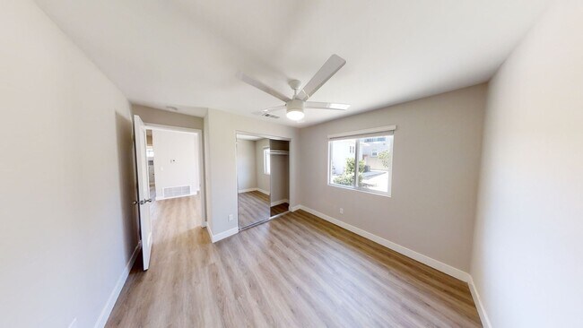 Building Photo - 3BD/1BA on 63rd!