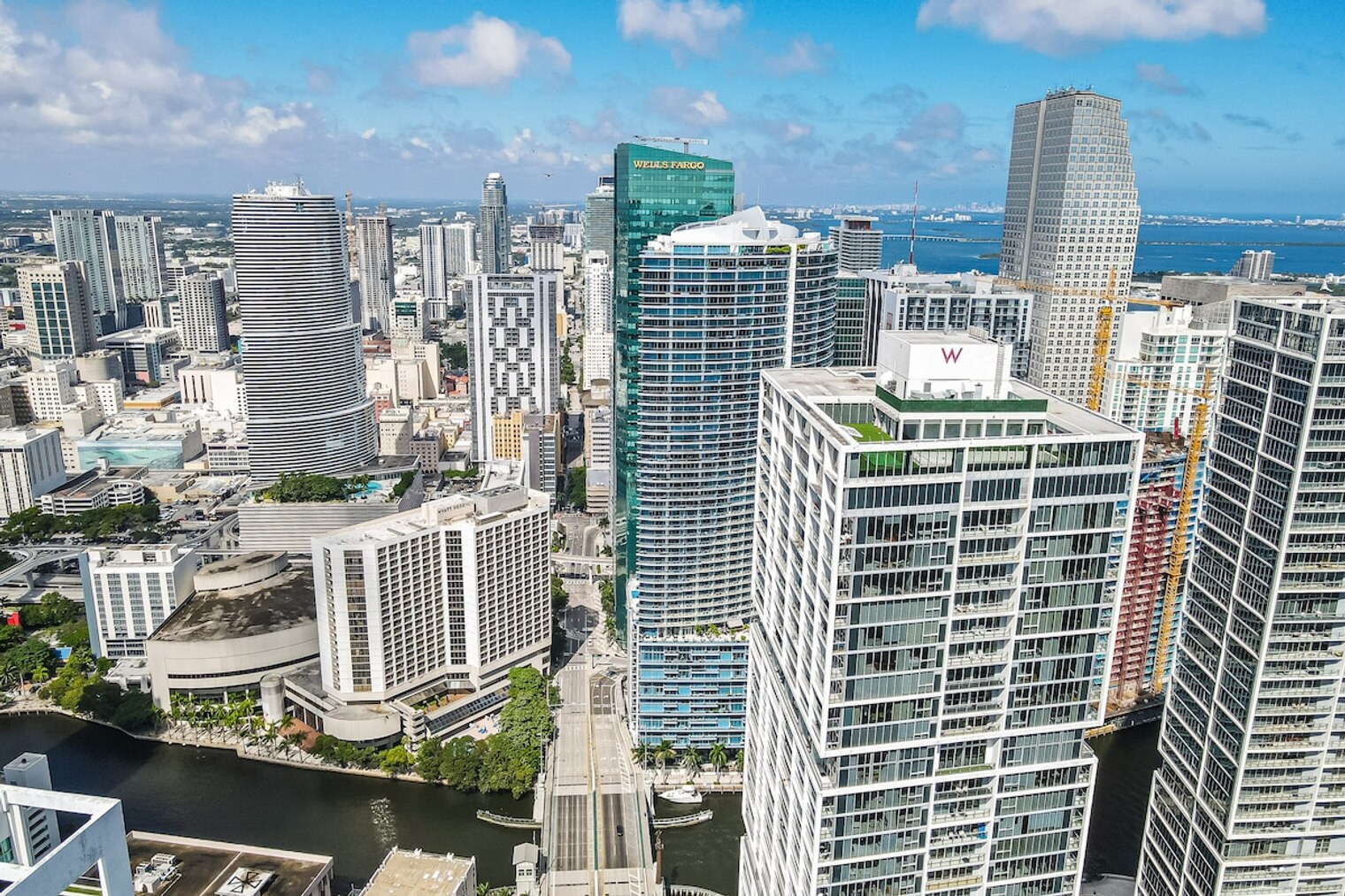 Building Photo - 485 Brickell Ave