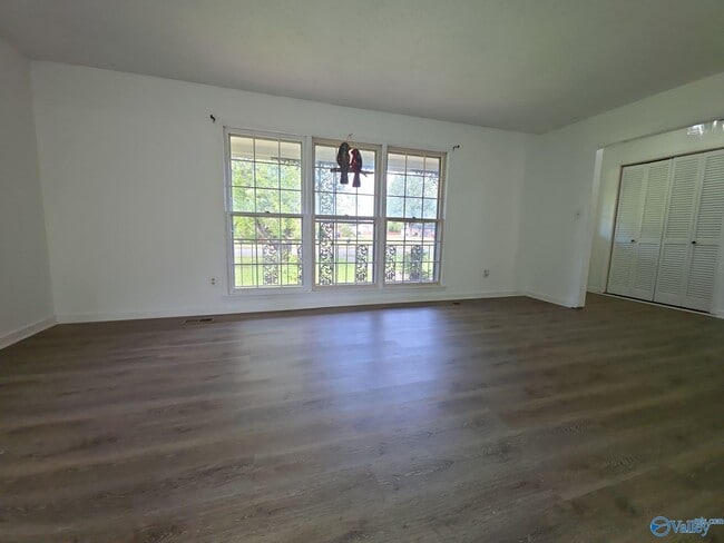 Building Photo - 2200 Britain Ave SW