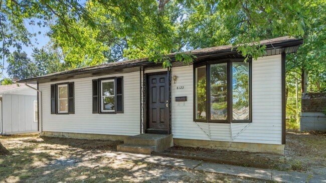 Building Photo - COMING SOON! 3 BEDROOM HOME!