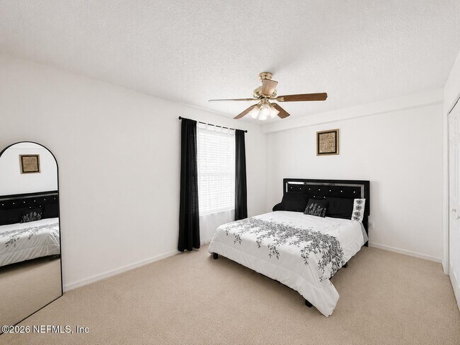Building Photo - 13687 Devan Lee Dr E