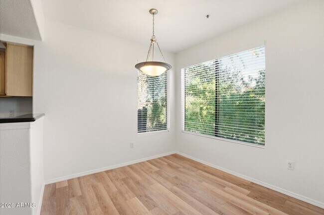 Building Photo - 4925 E Desert Cove Ave