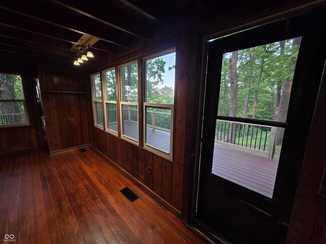 Building Photo - 158 Redbud Ln