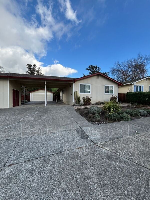 Building Photo - 1912 Cooper Dr