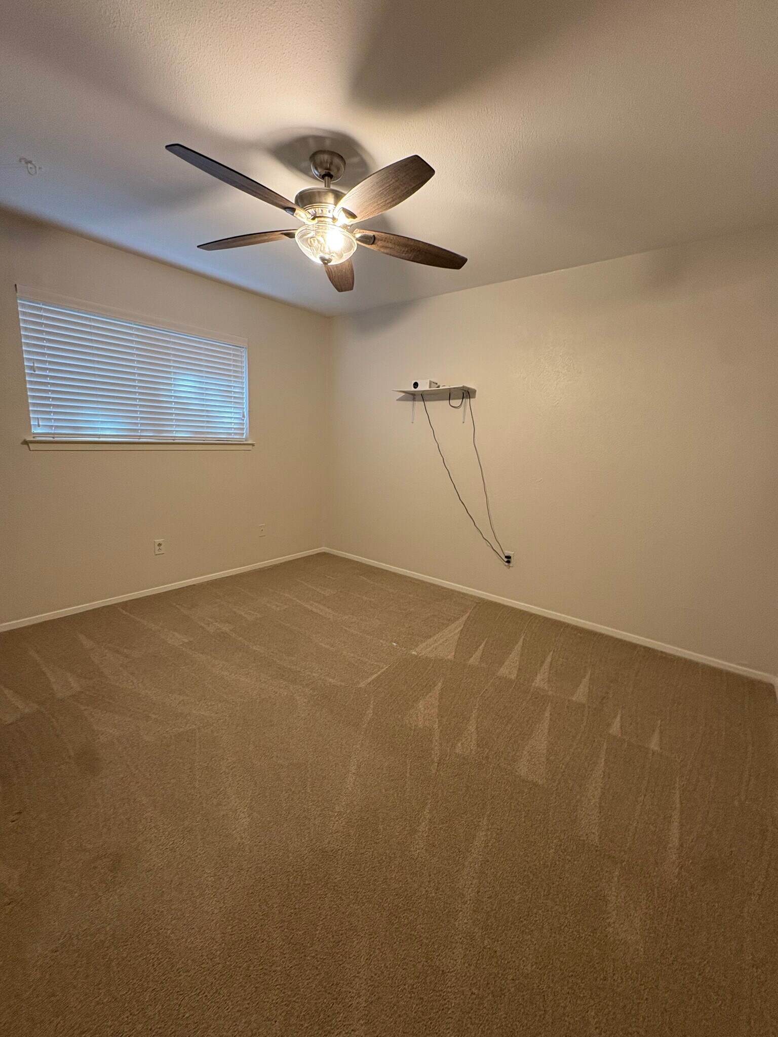 Building Photo - 1822 Juniper Ln