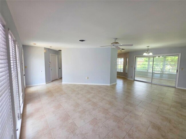 Building Photo - 1379 Cambridge Dr