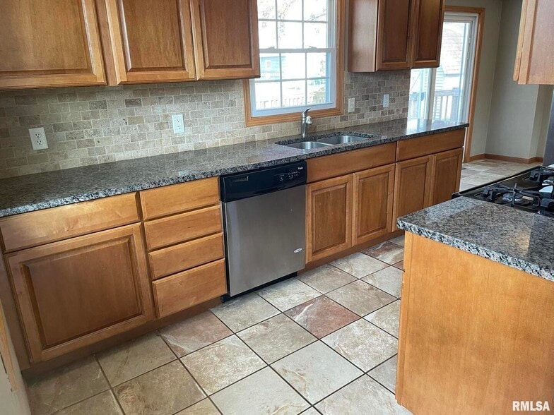 Building Photo - 2806 W 47th St