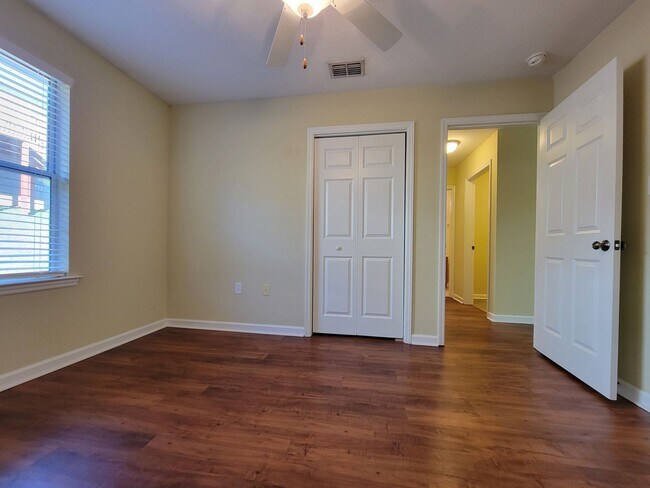 Building Photo - Lovely 3 bedroom town home off Apalachee Pkwy for rent August 7, 2026 $1800