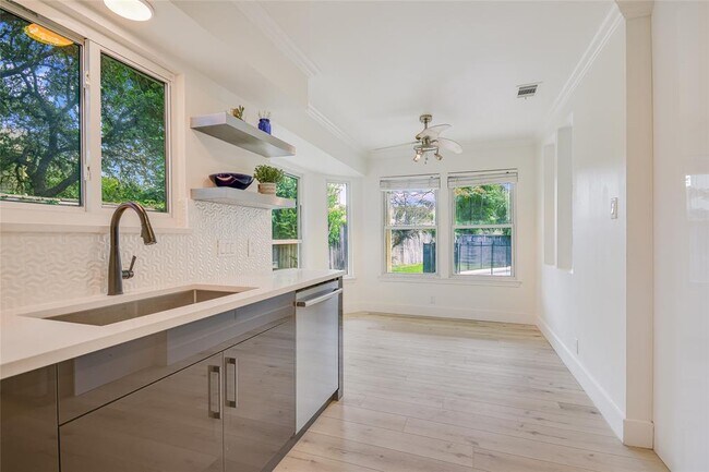 Building Photo - 9026 Lockleven Loop