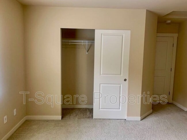 Building Photo - 10218 242nd Ave NE