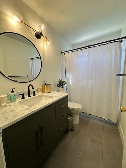 Building Photo - 1465 Vaquero Gln