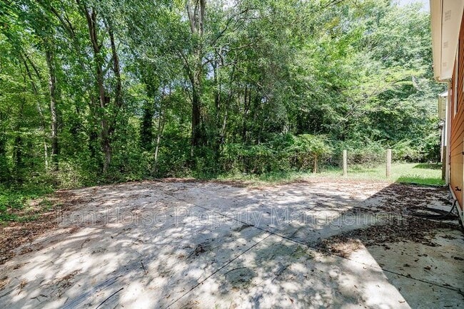 Building Photo - 205 Third Street