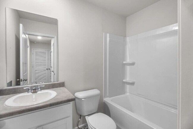 Building Photo - Trolley Run Townhome!