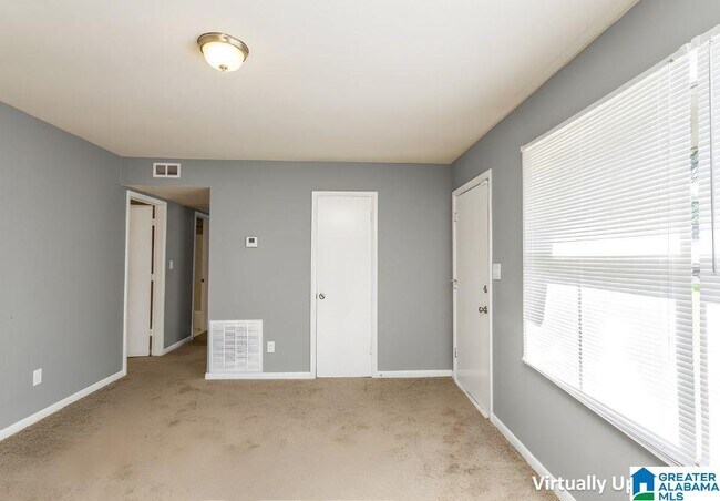 Building Photo - 1332 Lake Ln NE